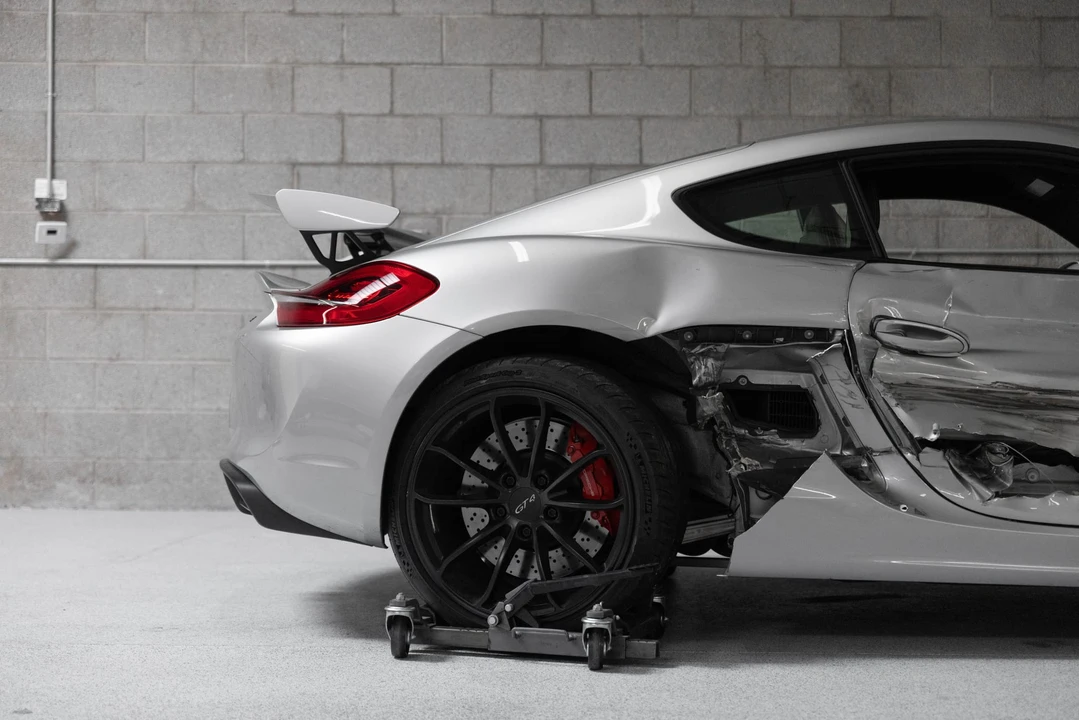 2016 Porsche 981 Cayman GT4 - Image 14 of 31