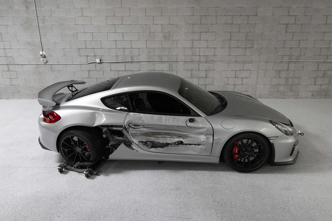 2016 Porsche 981 Cayman GT4 - Image 13 of 31
