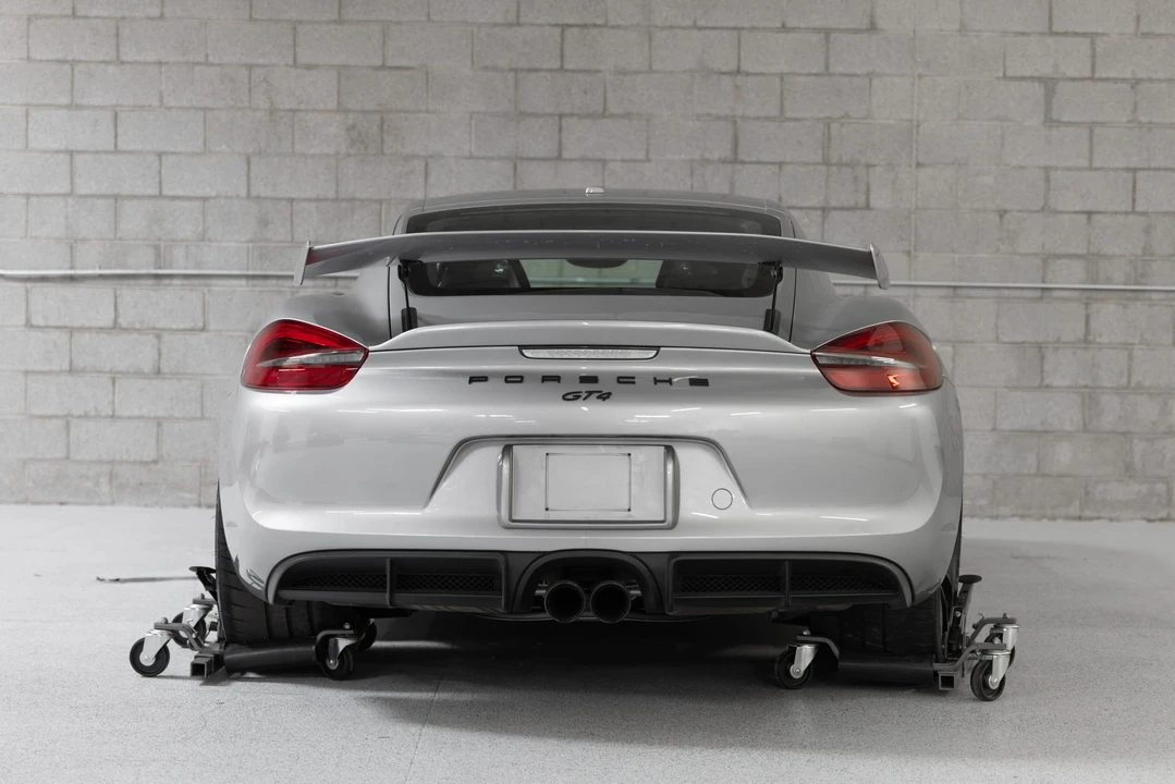 2016 Porsche 981 Cayman GT4 - Image 9 of 31