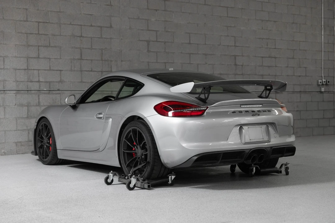 2016 Porsche 981 Cayman GT4 - Image 8 of 31