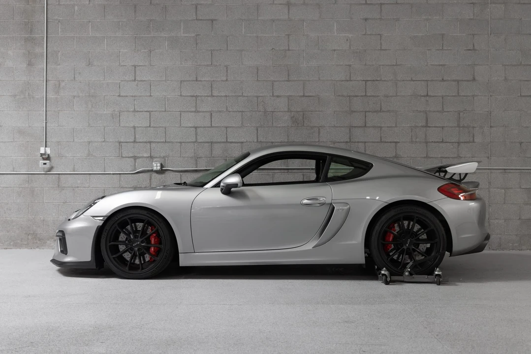 2016 Porsche 981 Cayman GT4 - Image 7 of 31