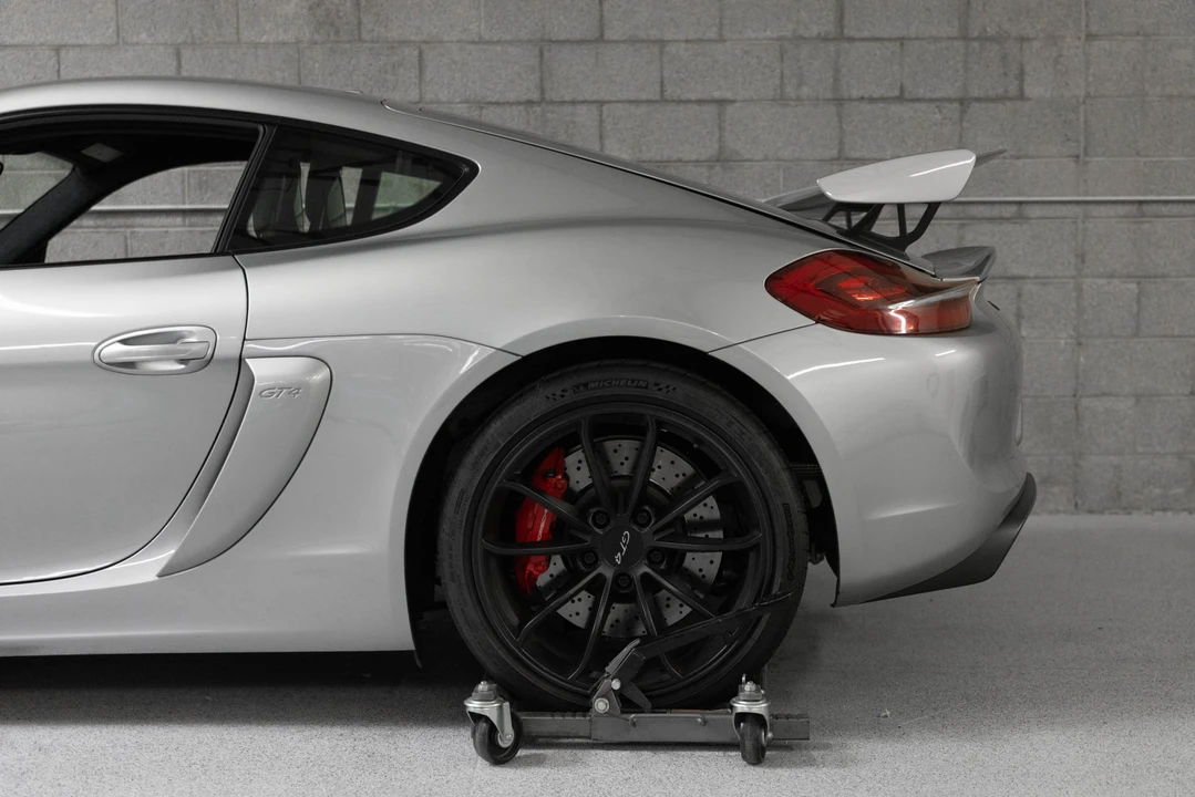 2016 Porsche 981 Cayman GT4 - Image 20 of 31