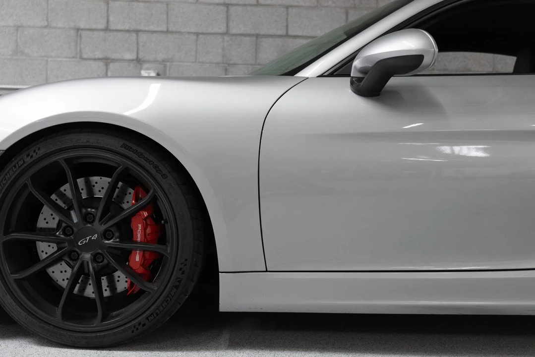 2016 Porsche 981 Cayman GT4 - Image 18 of 31