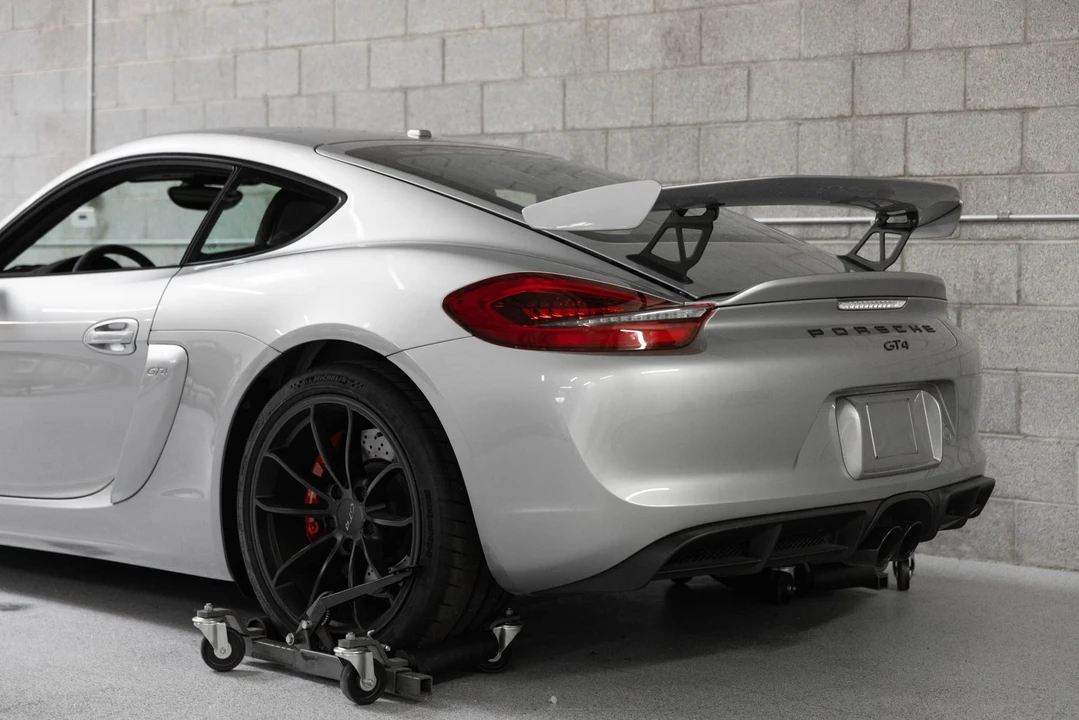 2016 Porsche 981 Cayman GT4 - Image 30 of 31