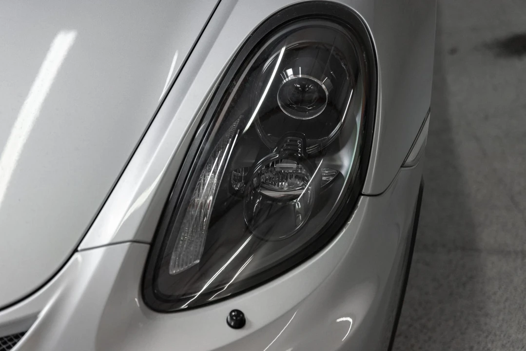 2016 Porsche 981 Cayman GT4 - Image 28 of 31