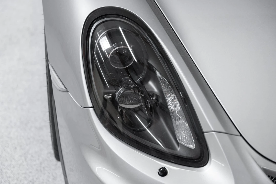 2016 Porsche 981 Cayman GT4 - Image 27 of 31