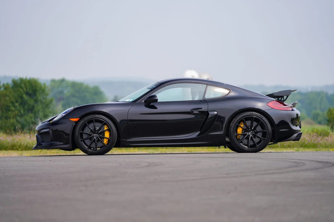 2016 Porsche 981 Cayman GT4 - Image 19 of 31