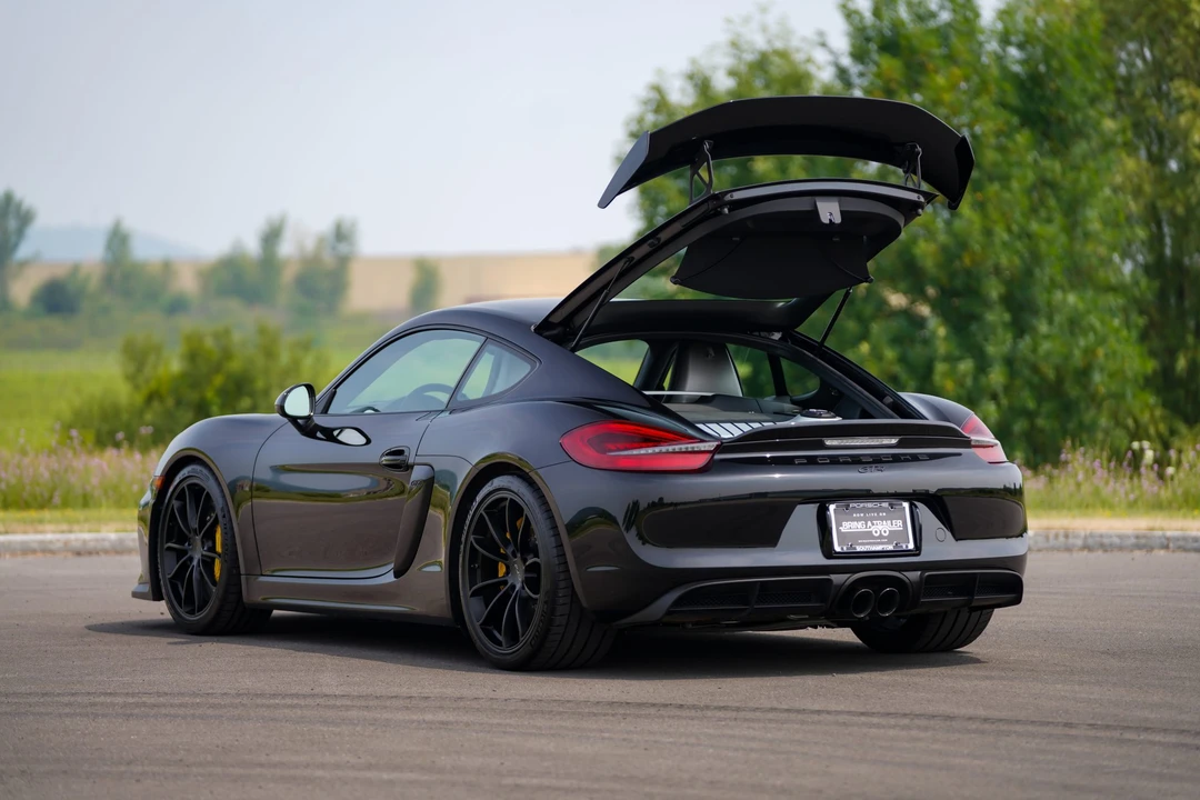 2016 Porsche 981 Cayman GT4 - Image 28 of 31