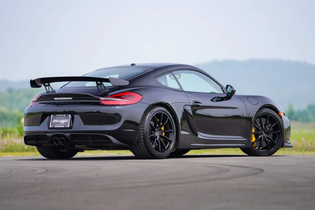 2016 Porsche 981 Cayman GT4 - Image 24 of 31