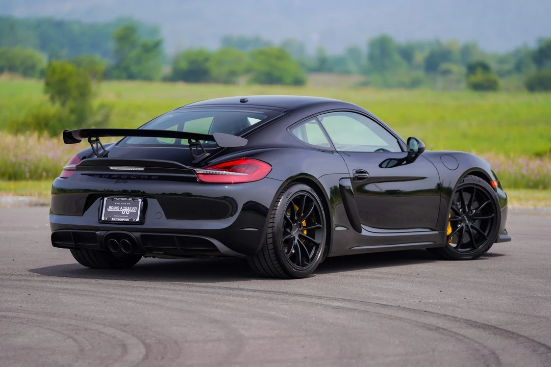 2016 Porsche 981 Cayman GT4 - Image 26 of 31