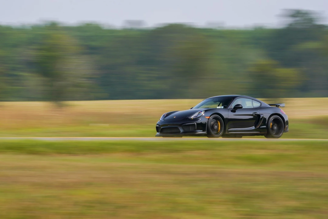 2016 Porsche 981 Cayman GT4 - Image 9 of 31