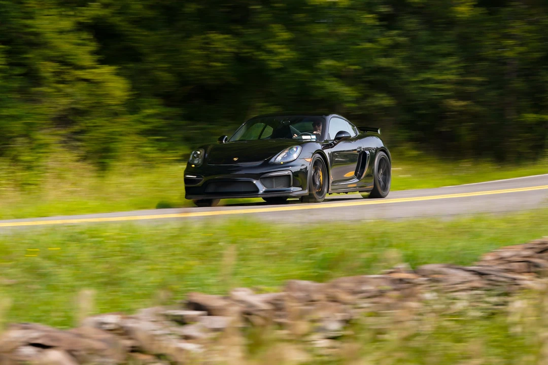 2016 Porsche 981 Cayman GT4 - Image 8 of 31