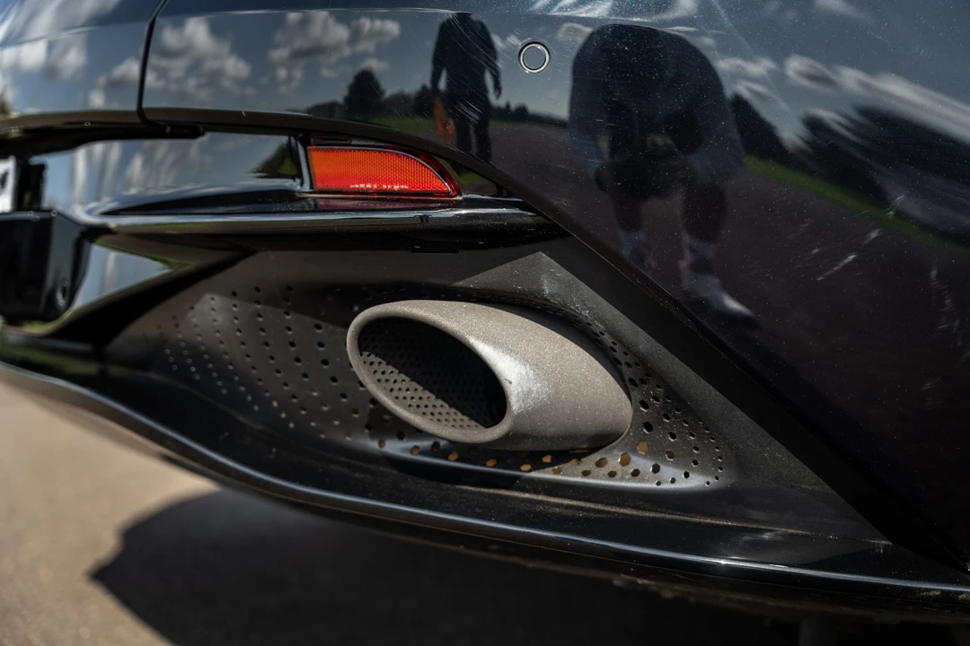 2017 Aston Martin DB11 V12 - Image 19 of 31