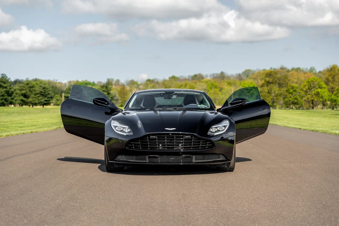 2017 Aston Martin DB11 V12 - Image 12 of 31