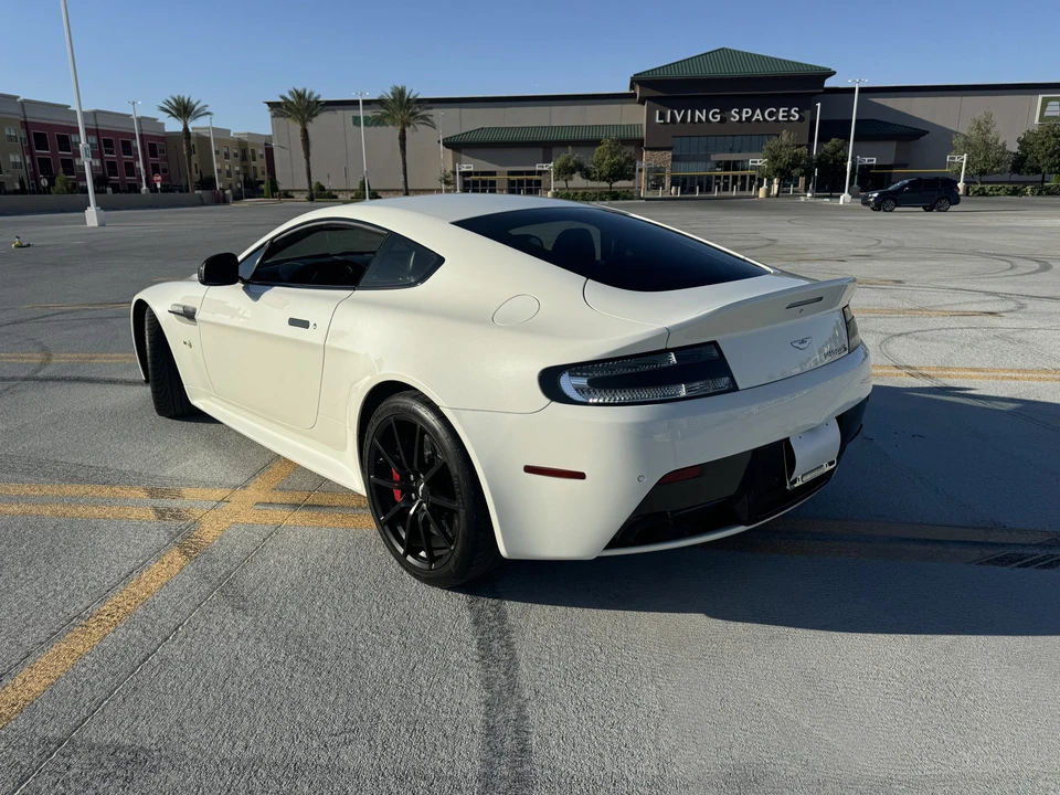 2017 Aston Martin V12 Vantage (2010-2018) - Image 11 of 31