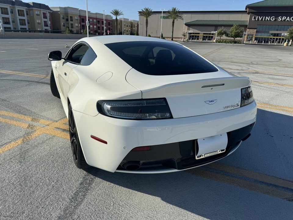 2017 Aston Martin V12 Vantage (2010-2018) - Image 12 of 31
