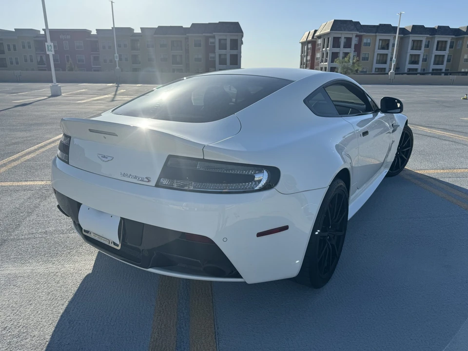 2017 Aston Martin V12 Vantage (2010-2018) - Image 15 of 31
