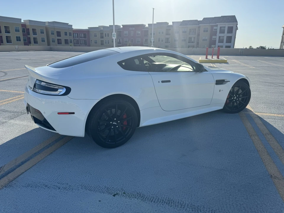 2017 Aston Martin V12 Vantage (2010-2018) - Image 17 of 31