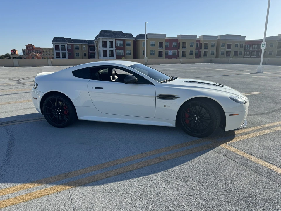 2017 Aston Martin V12 Vantage (2010-2018) - Image 20 of 31