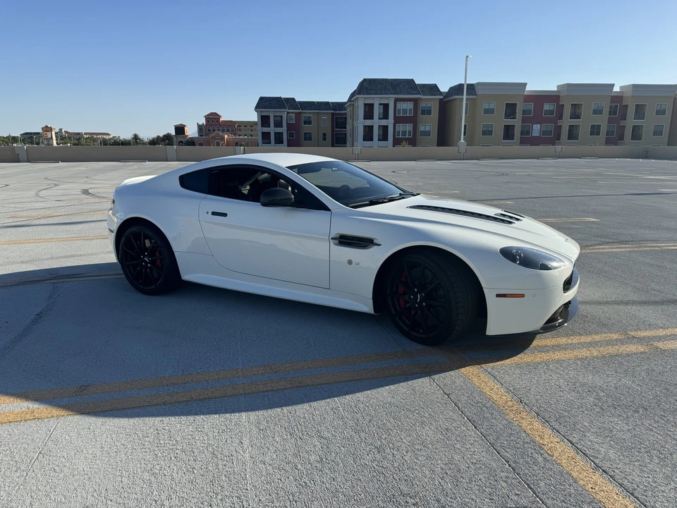 2017 Aston Martin V12 Vantage (2010-2018) - Image 21 of 31