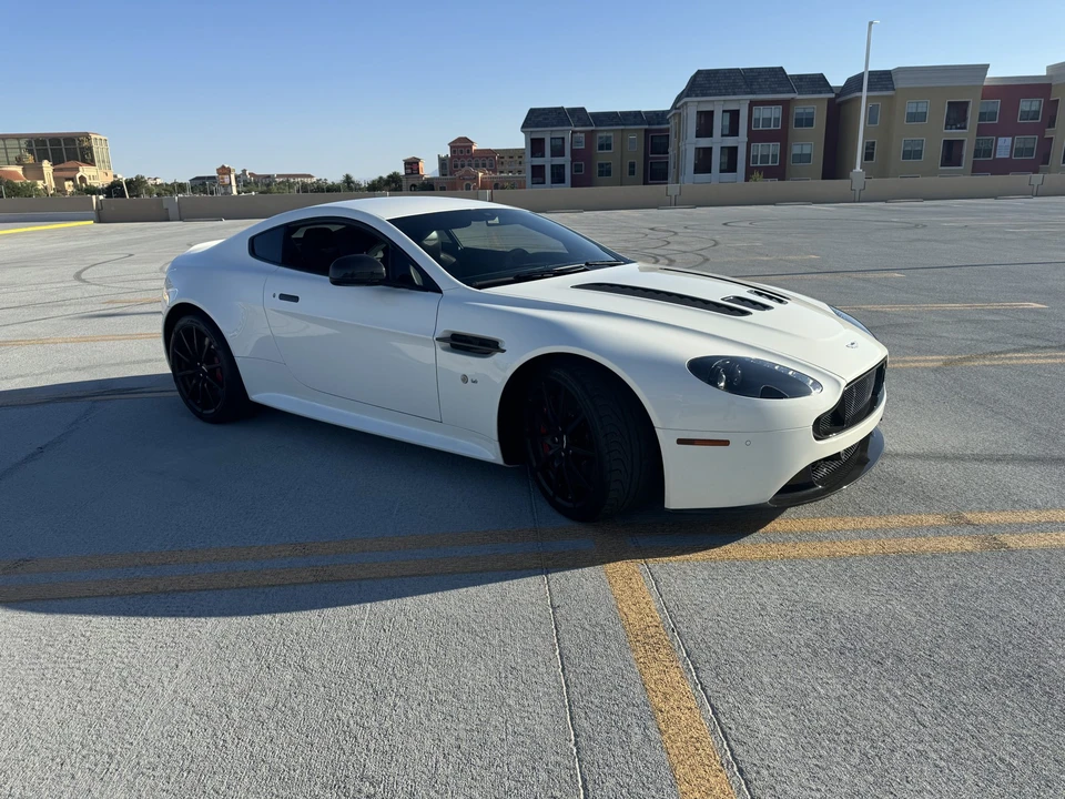 2017 Aston Martin V12 Vantage (2010-2018) - Image 22 of 31