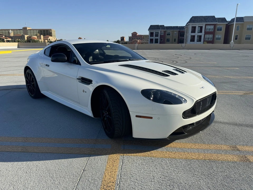 2017 Aston Martin V12 Vantage (2010-2018) - Image 23 of 31