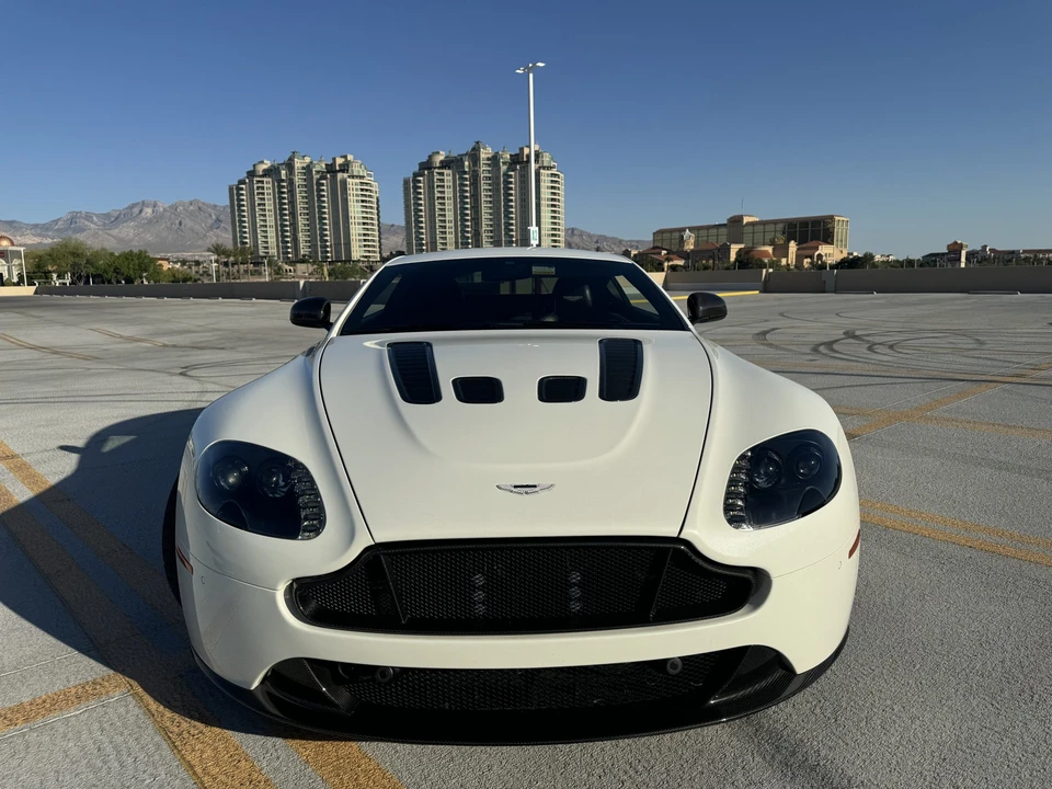 2017 Aston Martin V12 Vantage (2010-2018) - Image 27 of 31