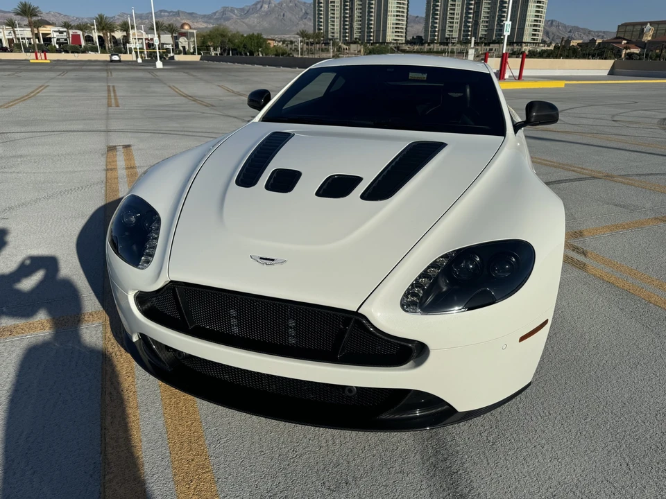 2017 Aston Martin V12 Vantage (2010-2018) - Image 2 of 31