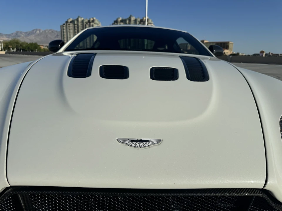 2017 Aston Martin V12 Vantage (2010-2018) - Image 31 of 31