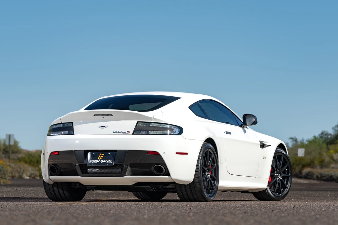 2017 Aston Martin V12 Vantage (2010-2018) - Image 3 of 31