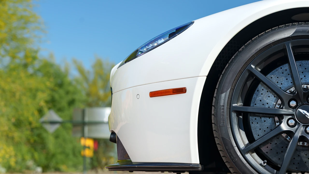 2017 Aston Martin V12 Vantage (2010-2018) - Image 31 of 31