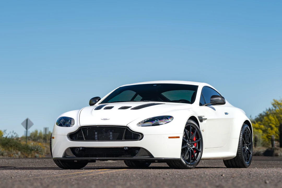 2017 Aston Martin V12 Vantage (2010-2018) - Image 8 of 31