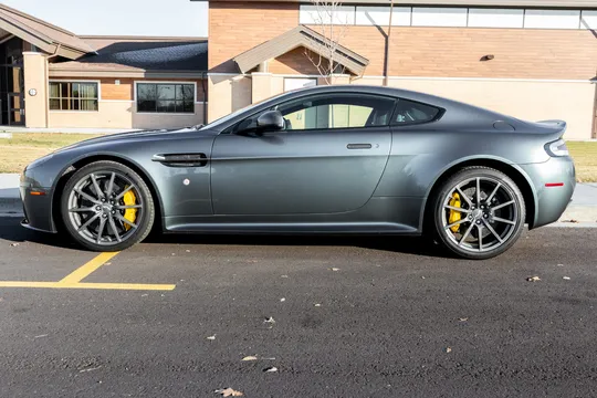 2017 Aston Martin V12 Vantage (2010-2018) - Image 3 of 31