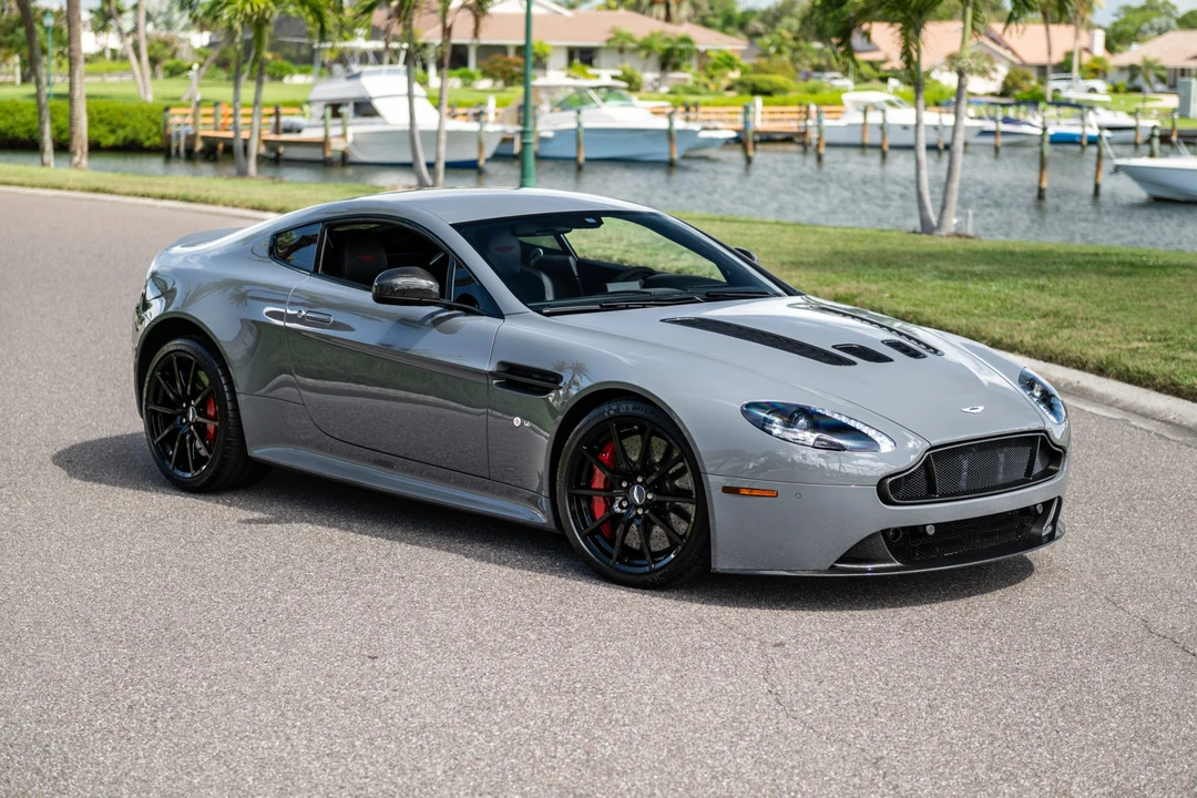 2017 Aston Martin V12 Vantage (2010-2018) - Image 8 of 31