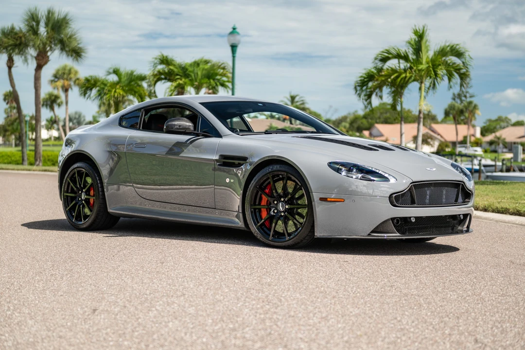 2017 Aston Martin V12 Vantage (2010-2018) - Image 9 of 31