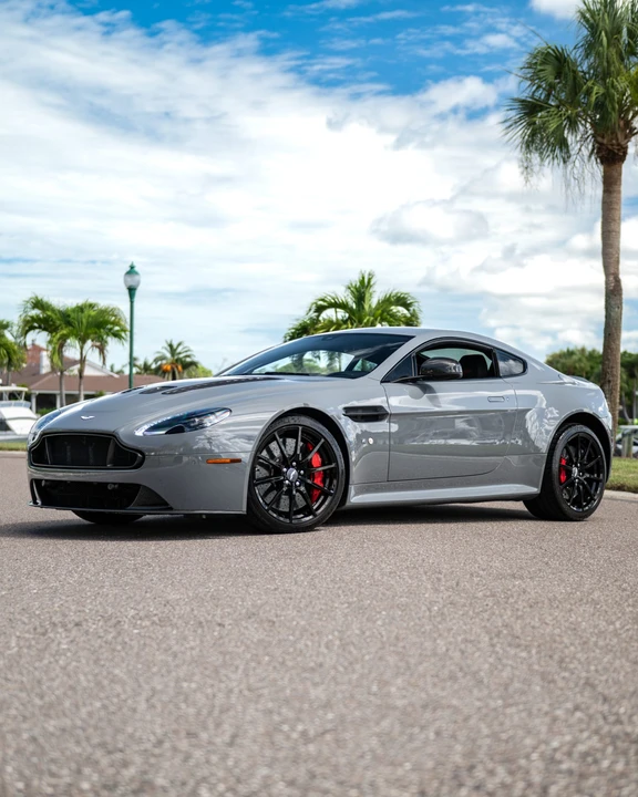 2017 Aston Martin V12 Vantage (2010-2018) - Image 3 of 31