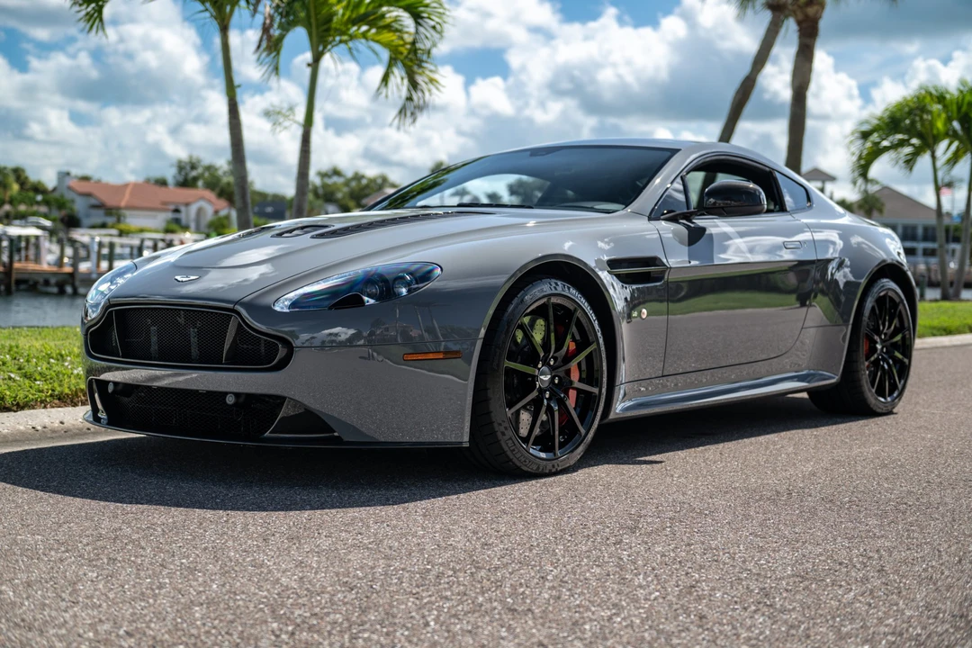2017 Aston Martin V12 Vantage (2010-2018) - Image 4 of 31
