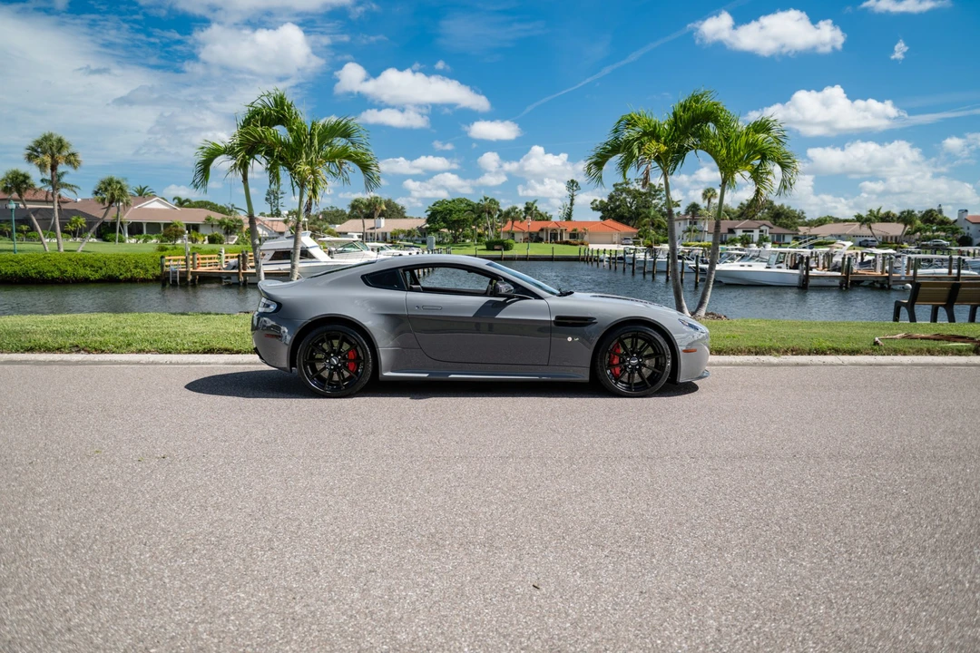 2017 Aston Martin V12 Vantage (2010-2018) - Image 11 of 31