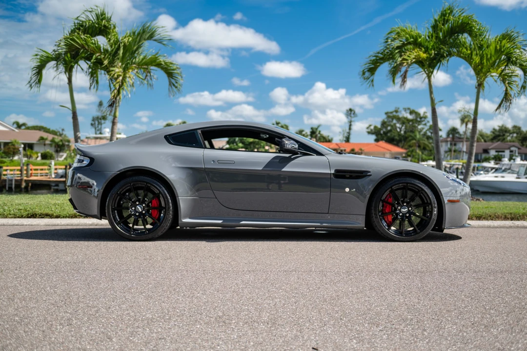 2017 Aston Martin V12 Vantage (2010-2018) - Image 12 of 31