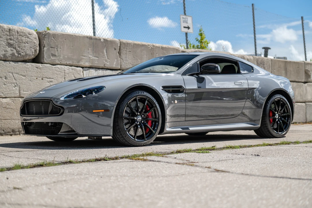 2017 Aston Martin V12 Vantage (2010-2018) - Image 28 of 31