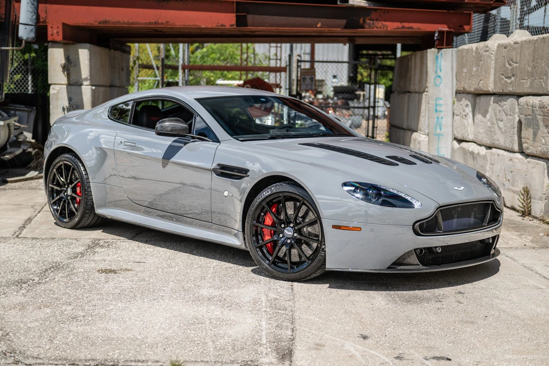 2017 Aston Martin V12 Vantage (2010-2018) - Image 24 of 31