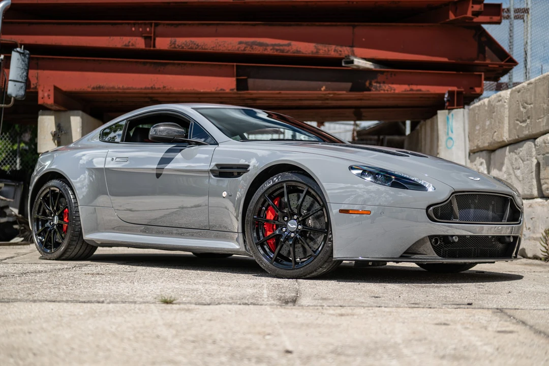 2017 Aston Martin V12 Vantage (2010-2018) - Image 26 of 31