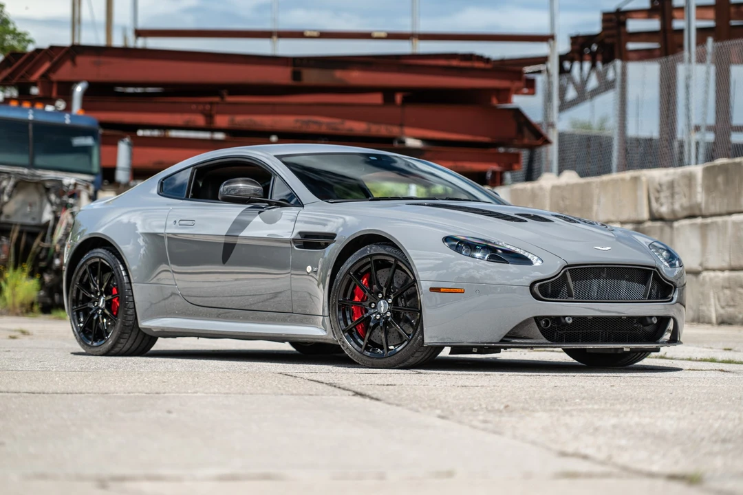 2017 Aston Martin V12 Vantage (2010-2018) - Image 23 of 31