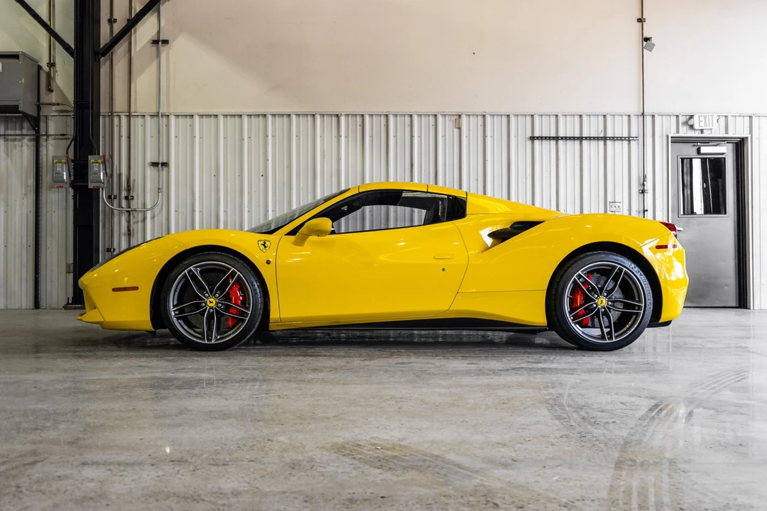 2017 Ferrari 488 Spider - Image 17 of 31