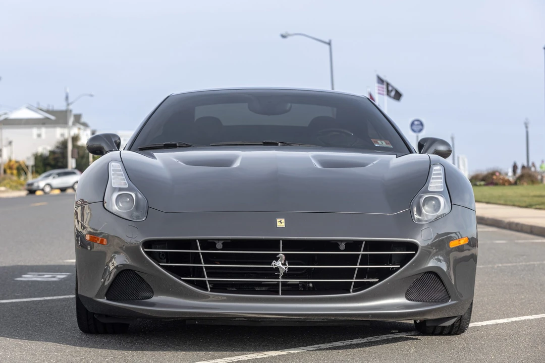 2017 Ferrari California T - Image 11 of 31