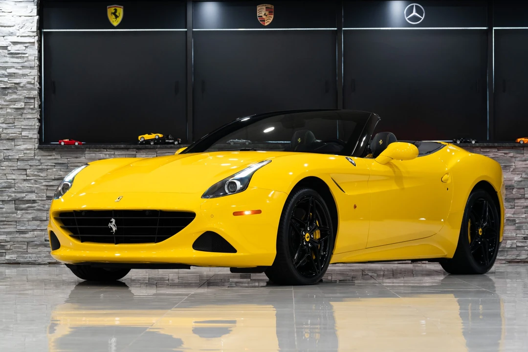 2017 Ferrari California T - Image 2 of 31
