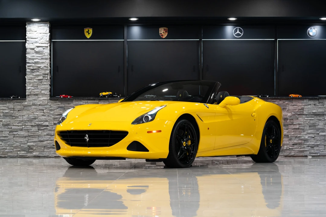 2017 Ferrari California T - Image 5 of 31