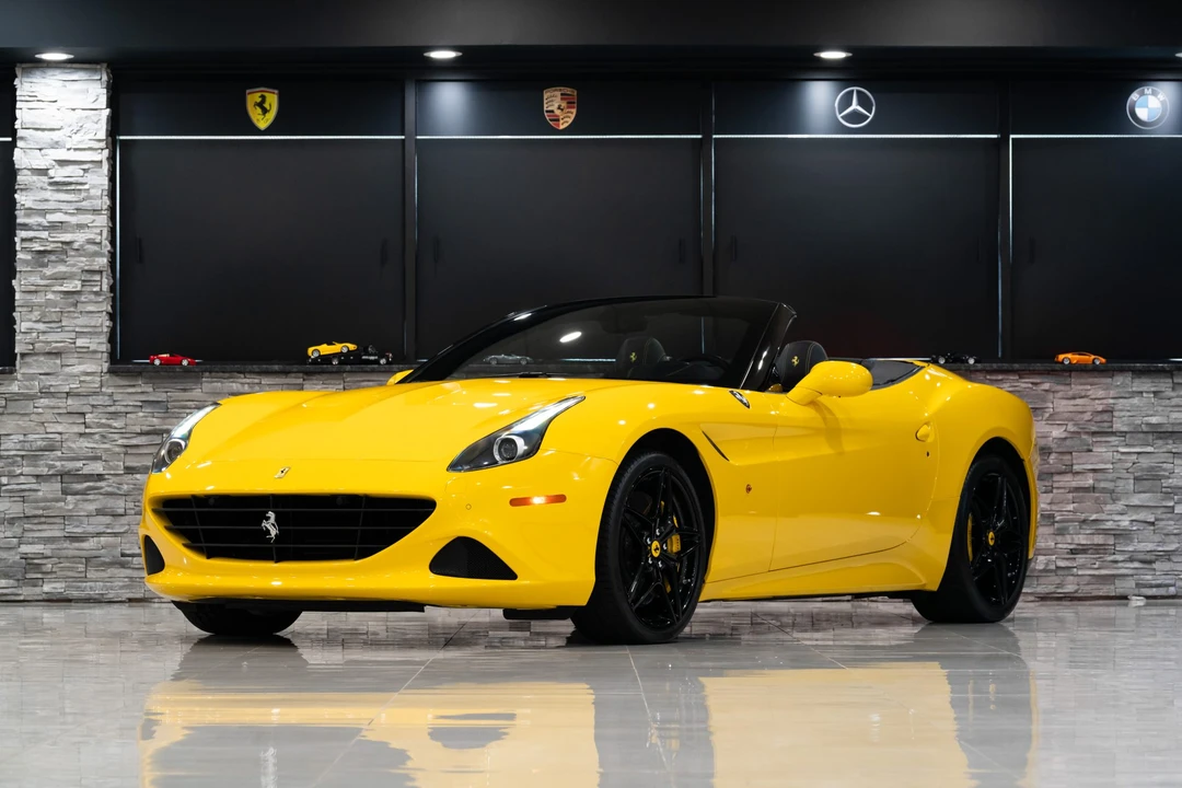 2017 Ferrari California T - Image 4 of 31