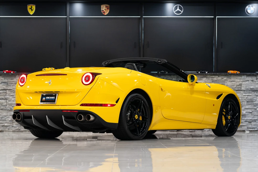 2017 Ferrari California T - Image 17 of 31