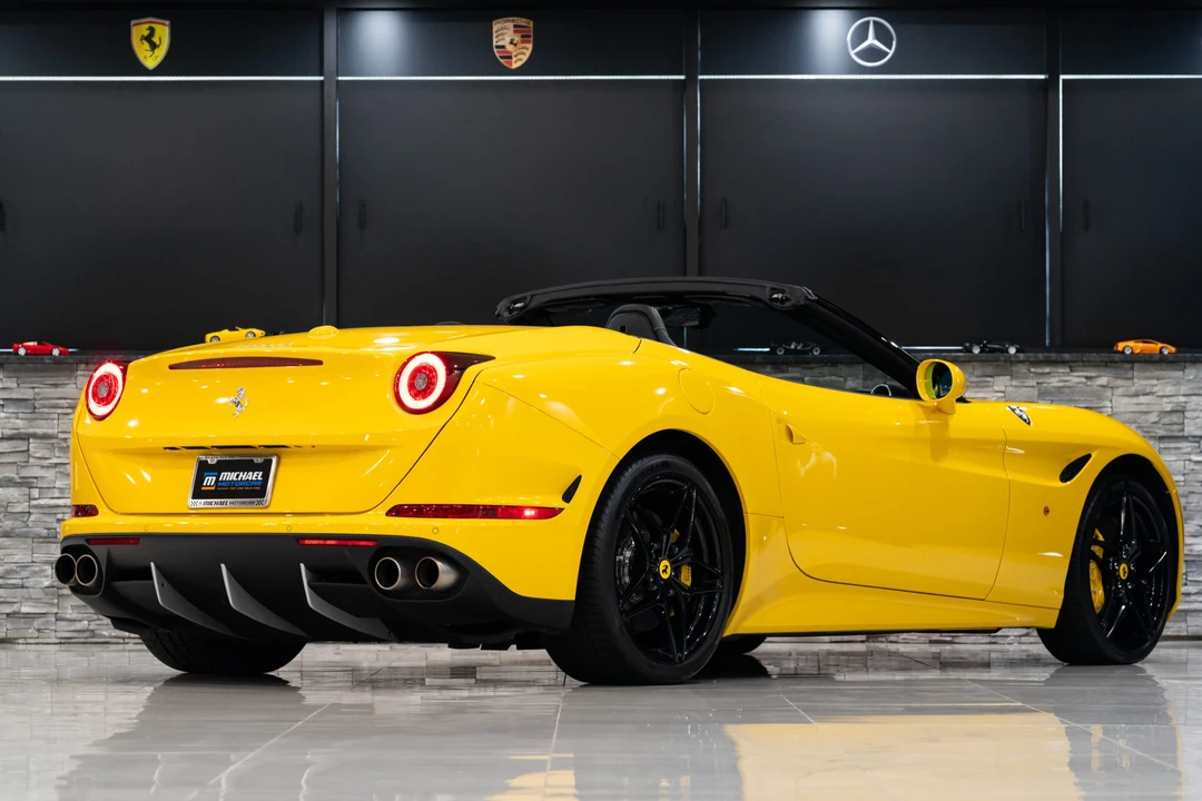 2017 Ferrari California T - Image 19 of 31